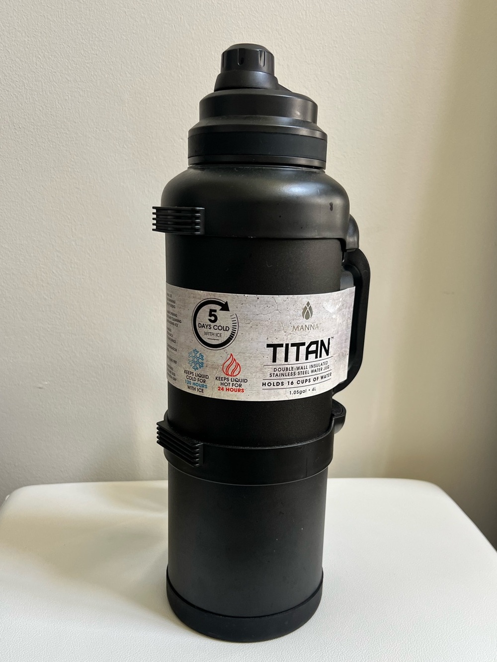 MannaTitan Black Insulated Stainless Steel Bottle 1.05 gal New!!